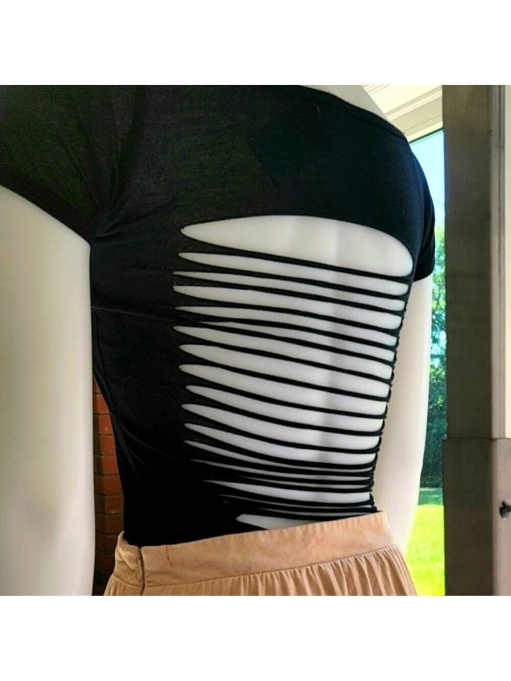 Garage Petite Short Sleeve Slash Back Top Size XS